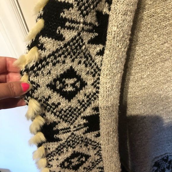 Women’s fur trim cardigan by Venus - Picture 6 of 14